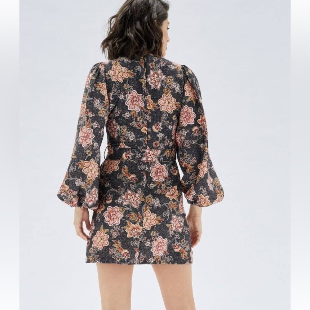 Revolve Brand Minkpink V Neck Mini Dress size XS - Picture 9 of 9